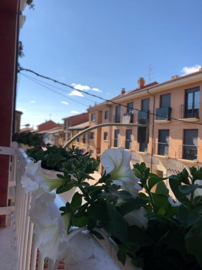 Hostal San Juan Sahagun Exterior photo