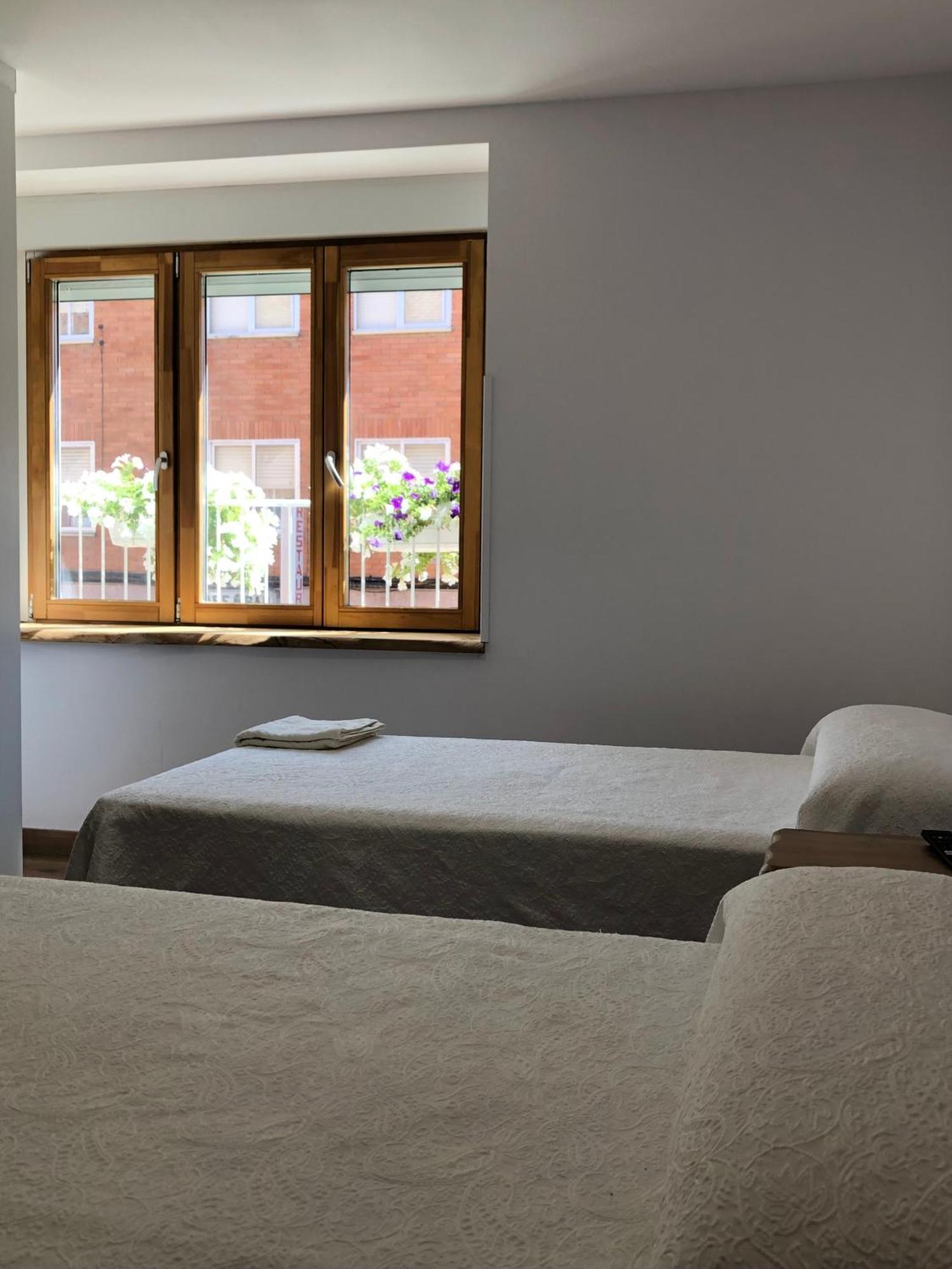 Hostal San Juan Sahagun Room photo